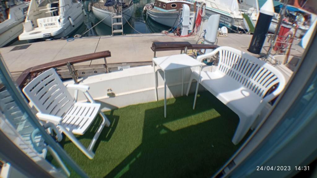 Encantador Barco En Barcelona Sant Adria de Besos Exterior foto
